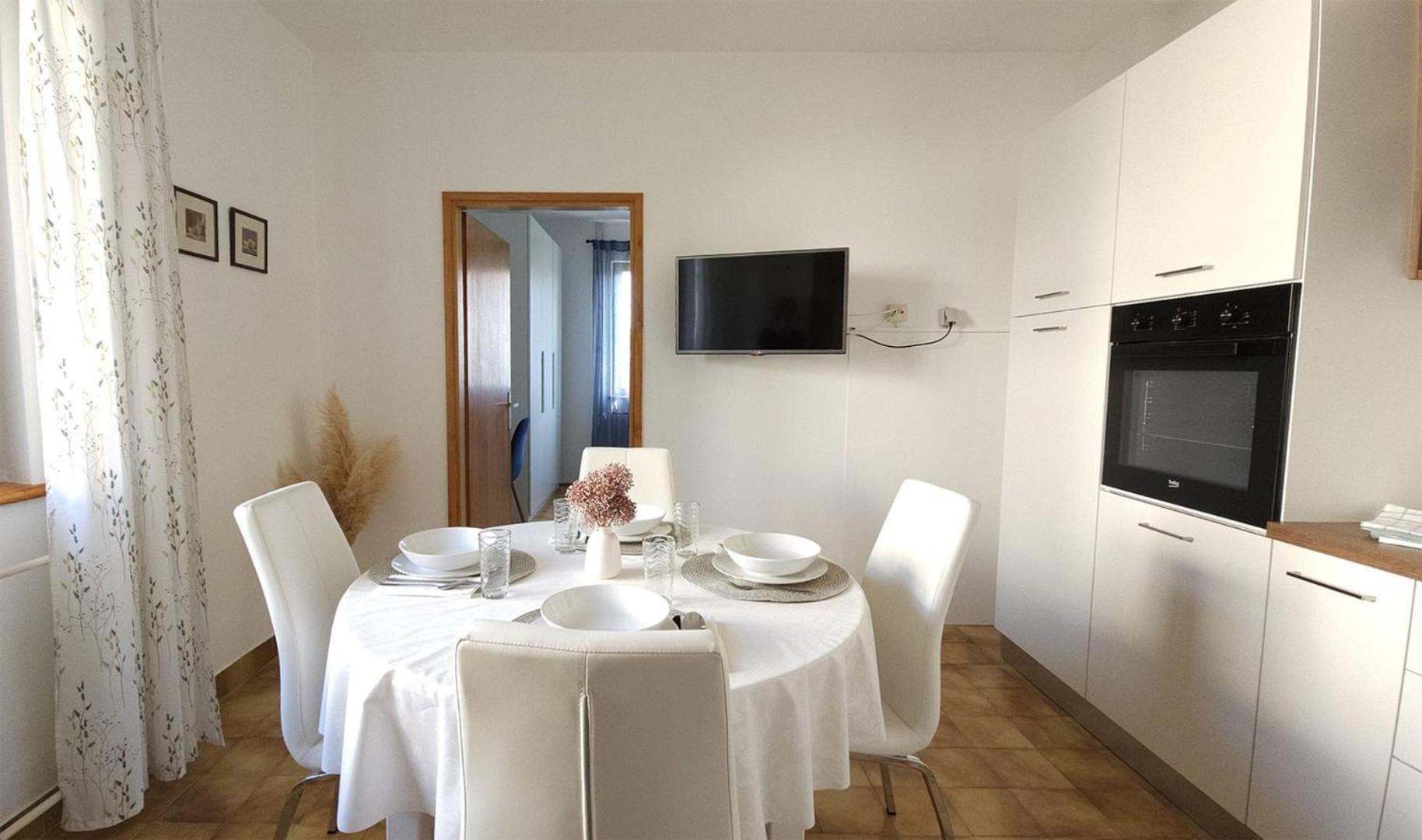 Apartment Jole - A4 -Two Bedrooms - Close To The City Center Poreč Extérieur photo